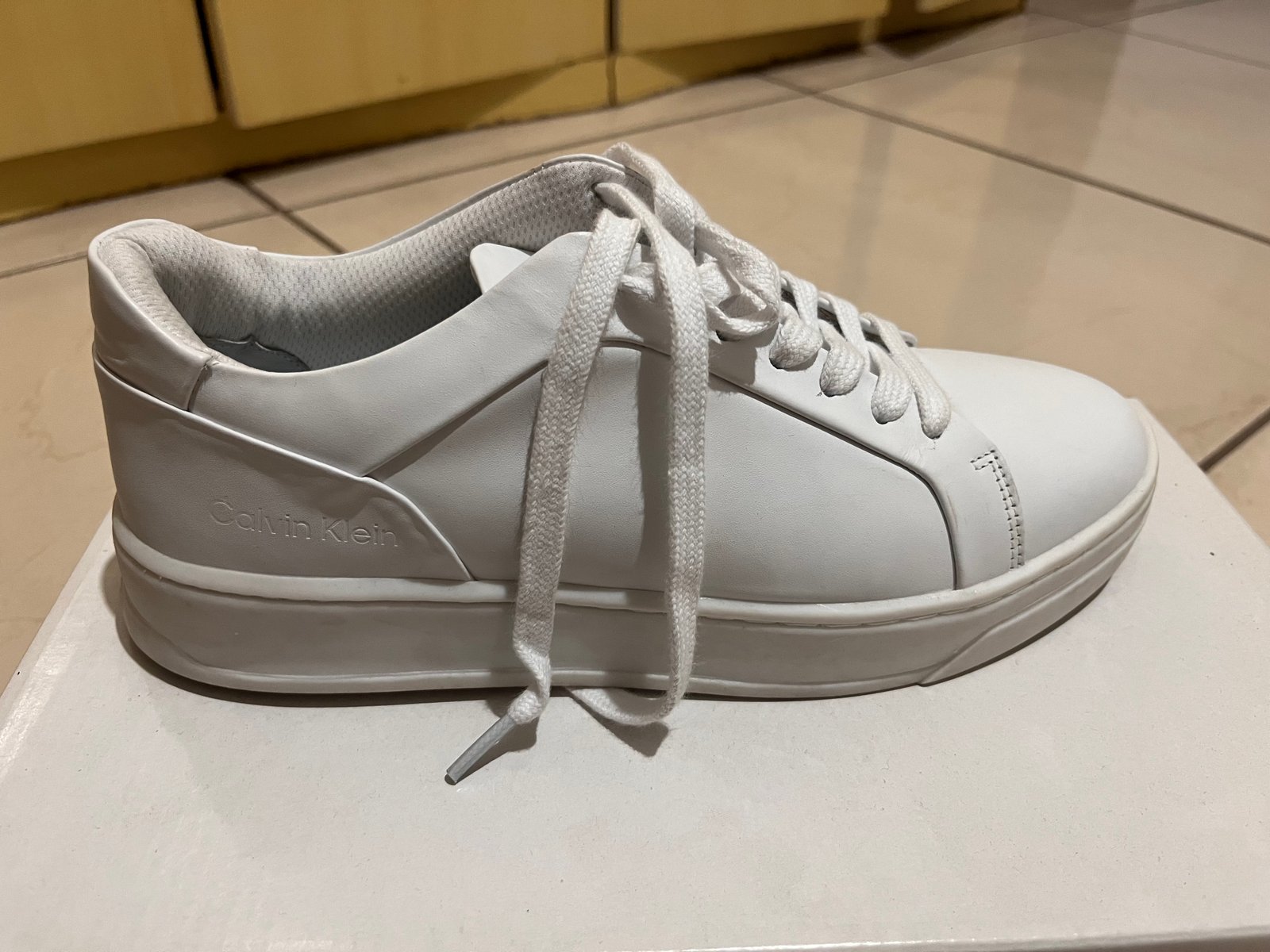 Tênis couro Calvin Klein